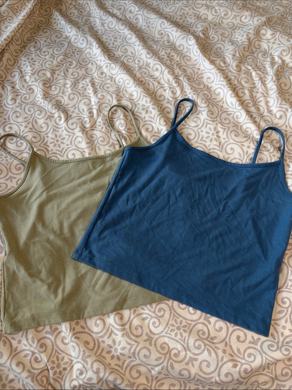 Lot of 2 American Eagle Olive & Blue Spaghetti Strap Camisoles Baby Tee Medium